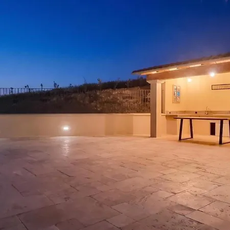 Charmante à Avec Piscine Privée *